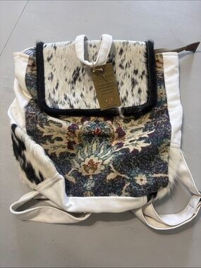 Clea Ray NWT White & Black Cowhide Floral Canvas Backpack
